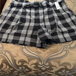 GAP Women's Black Plaid Shorts